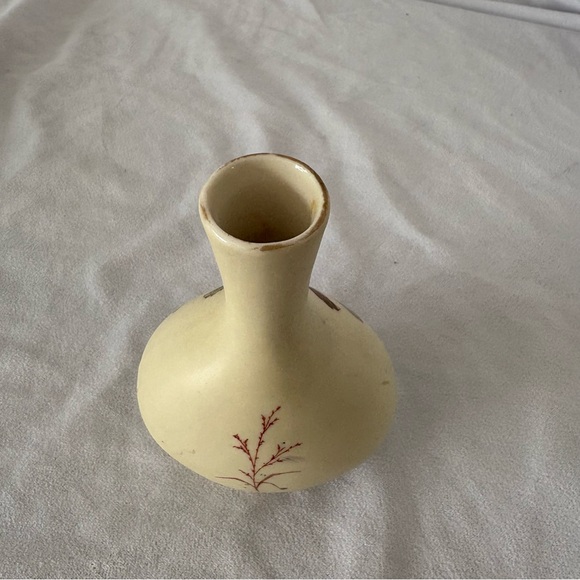 Vintage ceramic handmade painted floral vase gilded gold home decor cream - Picture 6 of 6